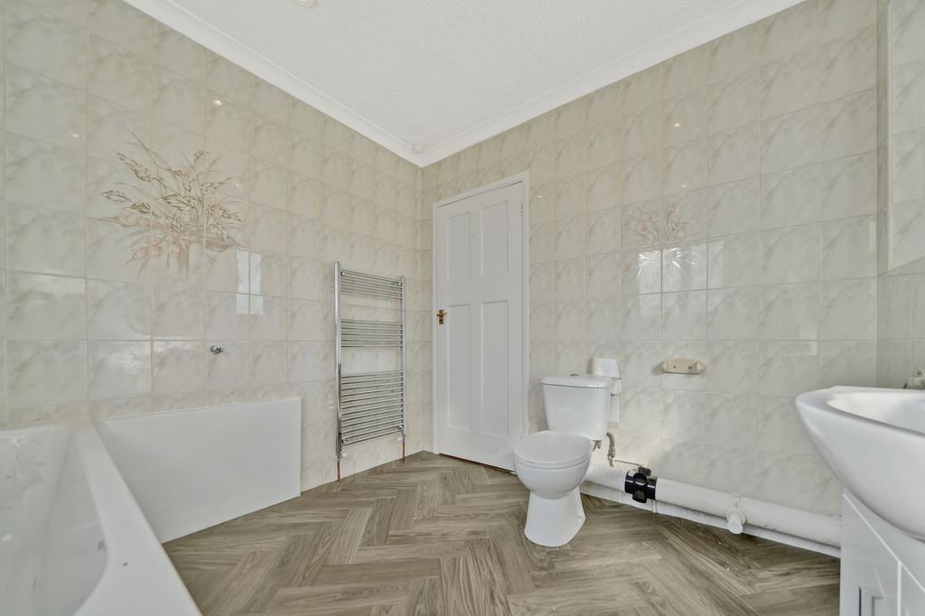 Lyndum, Bathroom
