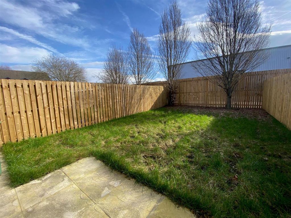 REAR GARDEN 1.jpg