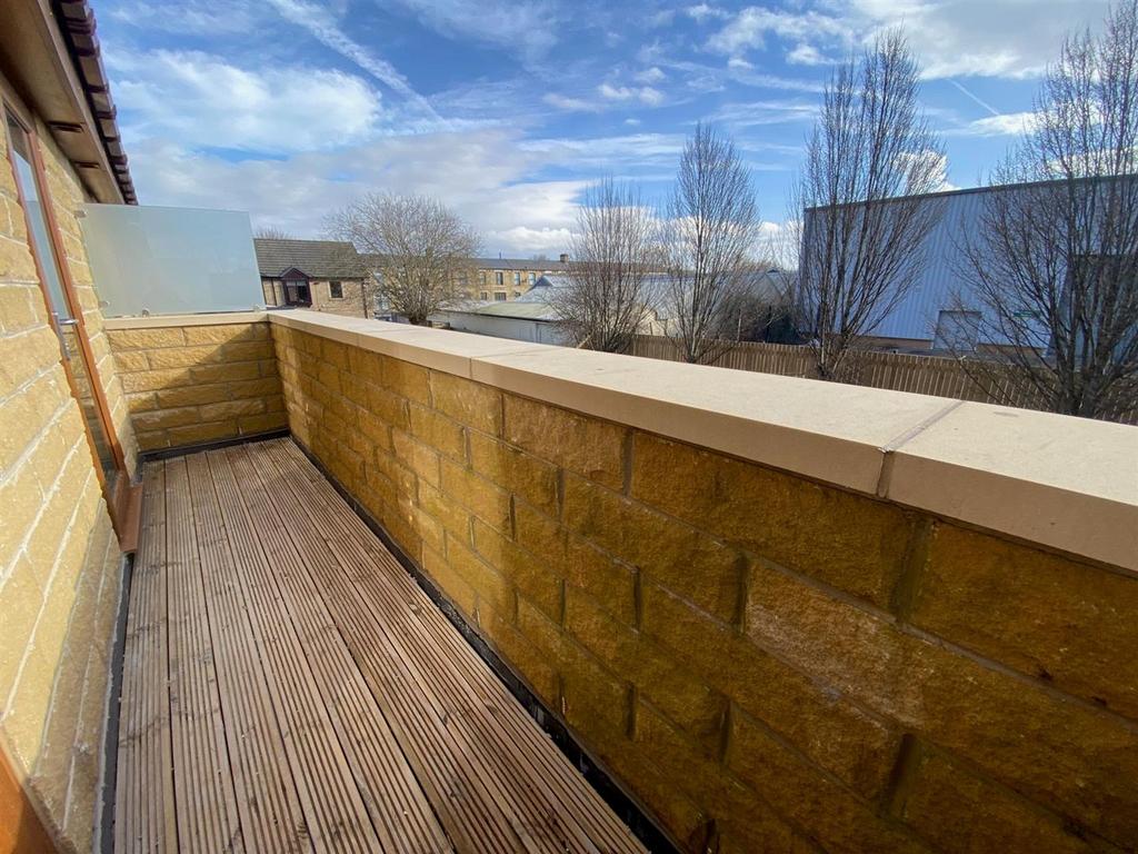 BALCONY 1.jpg
