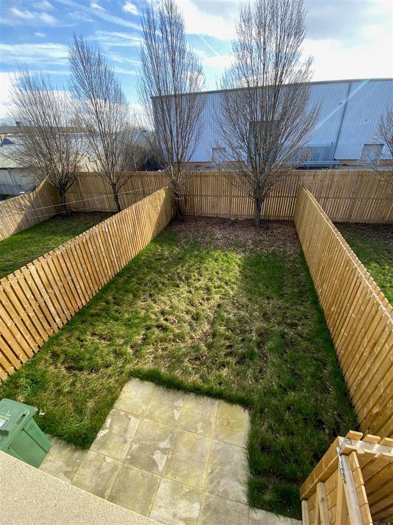 REAR GARDEN.jpg