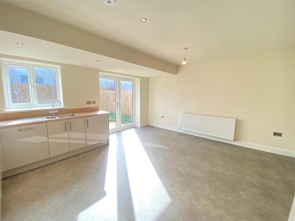 KITCHEN 2.jpg