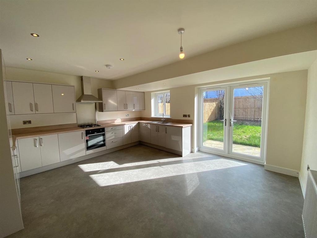 KITCHEN 3.jpg