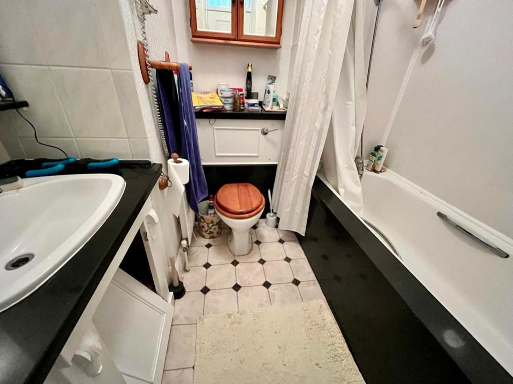 Master En-Suite
