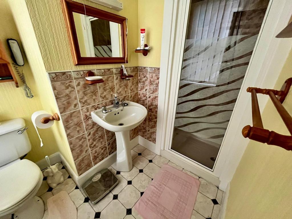 Bedroom 2 En-Suite