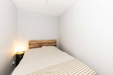 1 bedroom flat to rent, Macmillan Way, London SW17