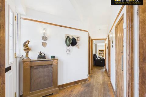 4 bedroom bungalow for sale, Oakmere Lane, Potters Bar