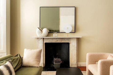 4 bedroom terraced house to rent, Langton Street, Chelsea, SW10