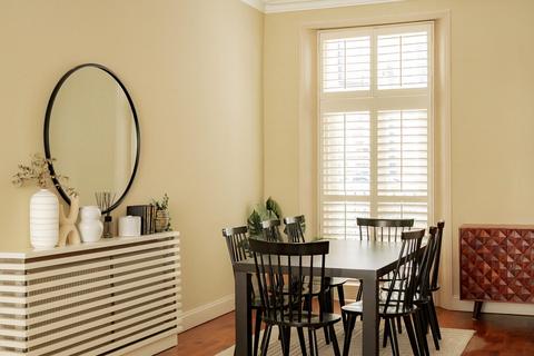 4 bedroom terraced house to rent, Langton Street, Chelsea, SW10