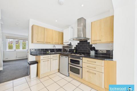 1 bedroom flat to rent, Sparrow Farm Drve, Feltham
