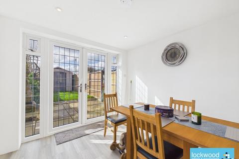 1 bedroom flat to rent, Sparrow Farm Drve, Feltham