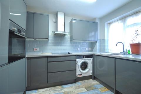 1 bedroom maisonette for sale, Topaz Close, Slough