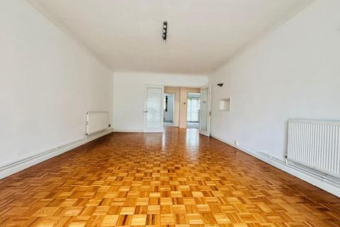 2 bedroom flat for sale, Randall Court, Mill Hill, NW7