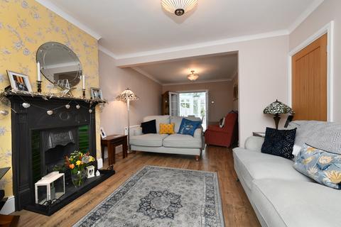 4 bedroom semi-detached house for sale, Argyle Gardens, Upminster RM14