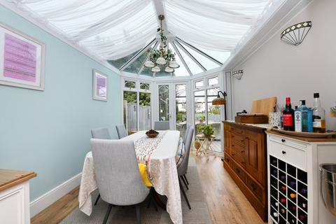 4 bedroom semi-detached house for sale, Argyle Gardens, Upminster RM14