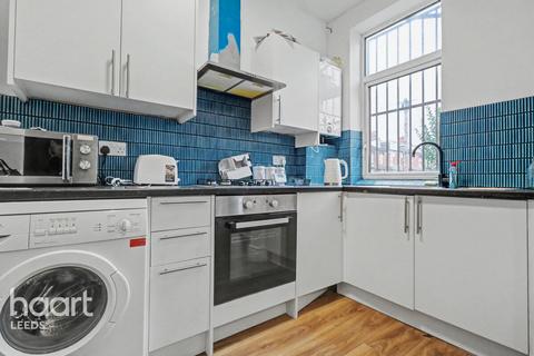 3 bedroom terraced house for sale, Strathmore Terrace, Leeds