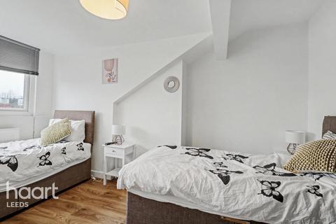 3 bedroom terraced house for sale, Strathmore Terrace, Leeds
