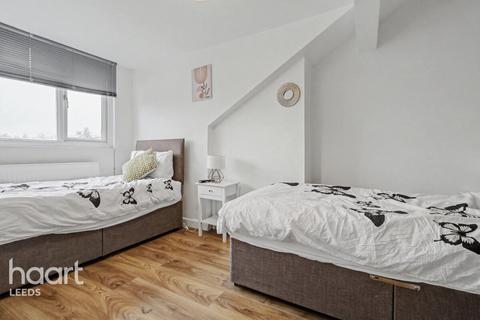 3 bedroom terraced house for sale, Strathmore Terrace, Leeds