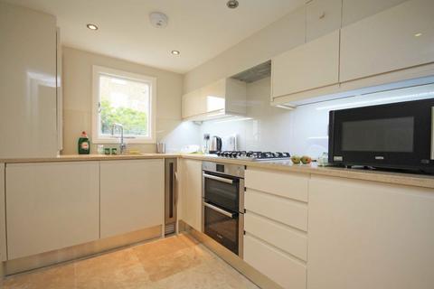 1 bedroom flat to rent, Godolphin Road, London W12
