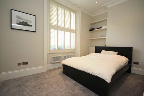 1 bedroom flat to rent, Godolphin Road, London W12