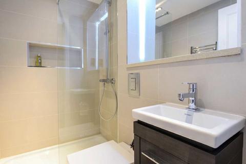 1 bedroom flat to rent, Godolphin Road, London W12