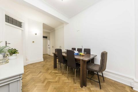 undefined, Haven Green, London W5