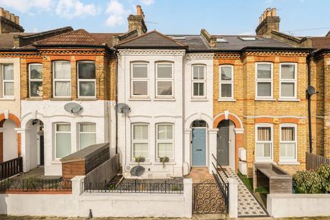 2 bedroom flat for sale, Quicks Road, London SW19