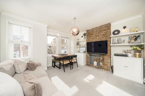 2 bedroom flat for sale, Quicks Road, London SW19