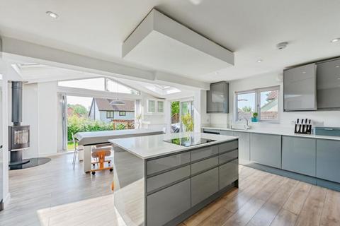 6 bedroom link detached house for sale, Clarence Drive, East Grinstead, RH19