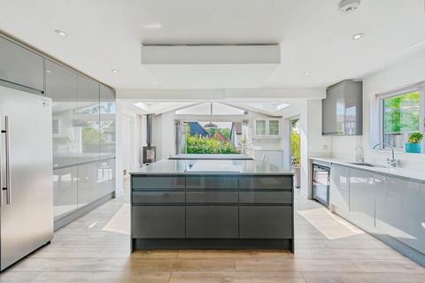 6 bedroom link detached house for sale, Clarence Drive, East Grinstead, RH19