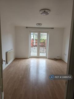 2 bedroom terraced house to rent, Westfield Gardens, Romford, RM6