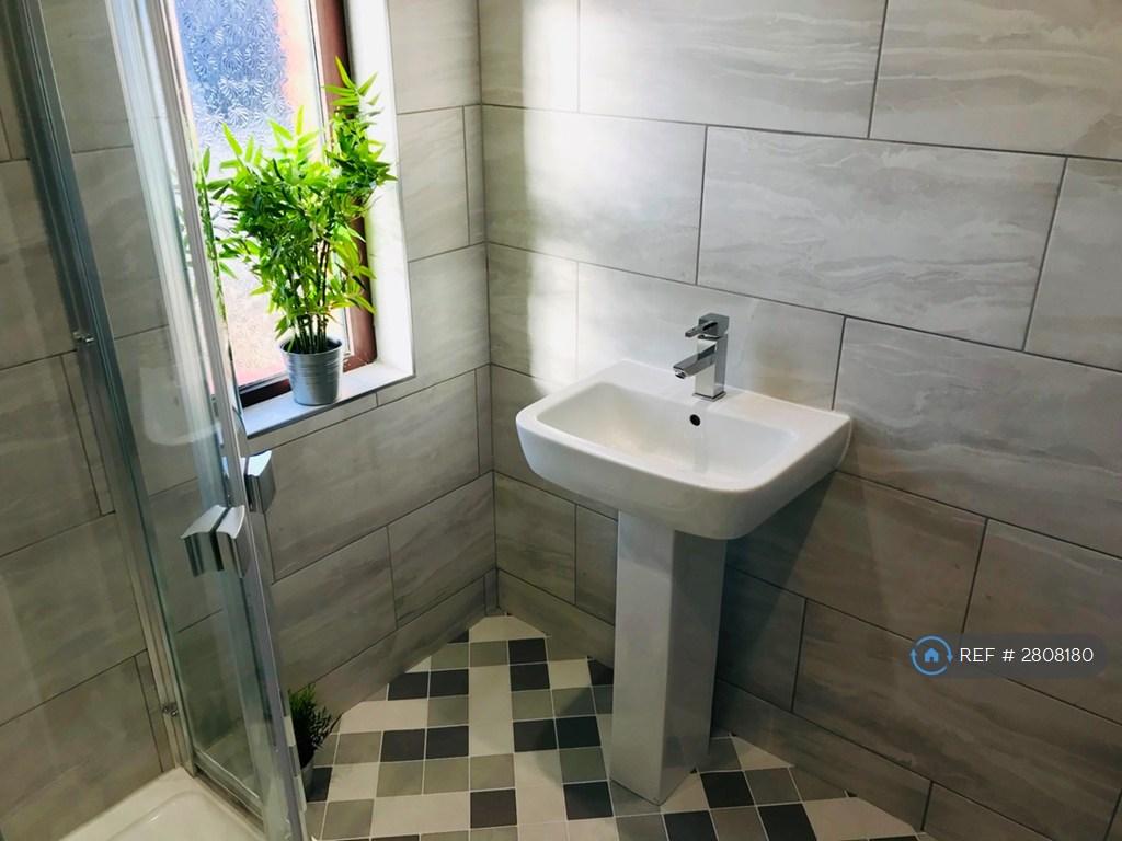 Main Bathroom