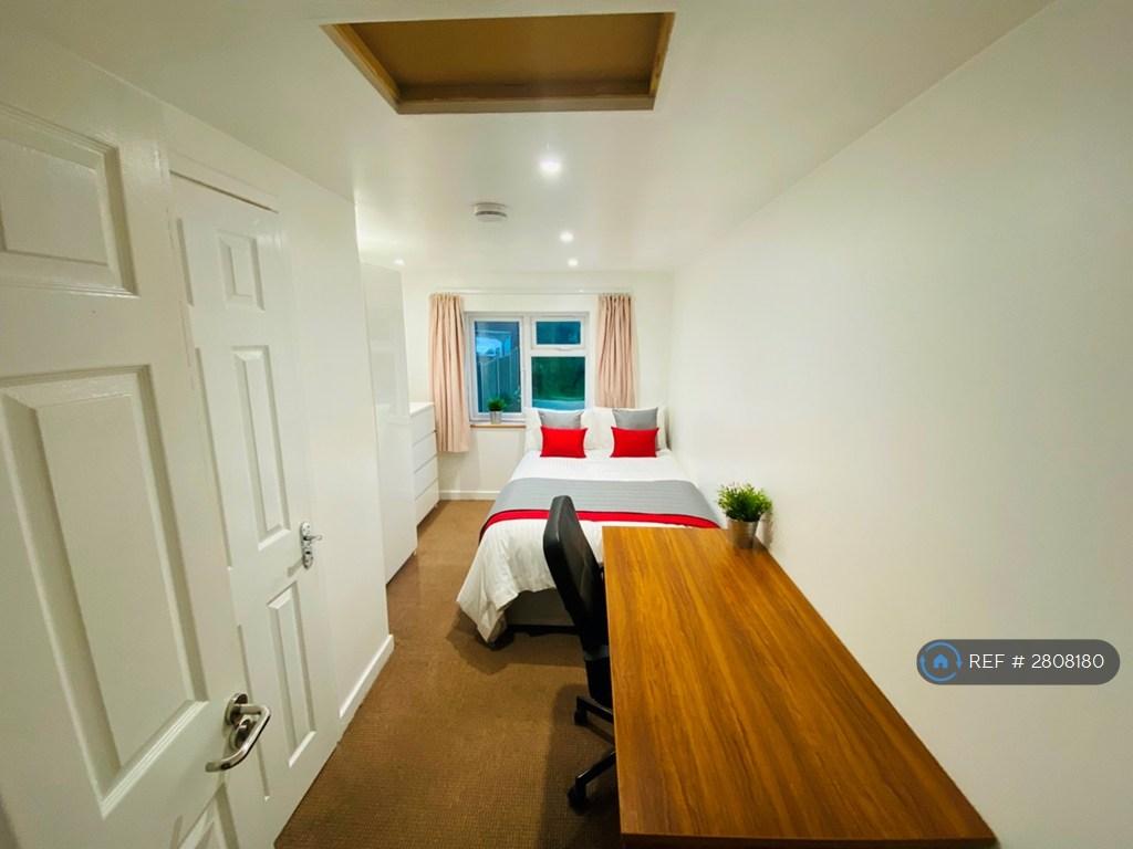 En-Suite Room 5