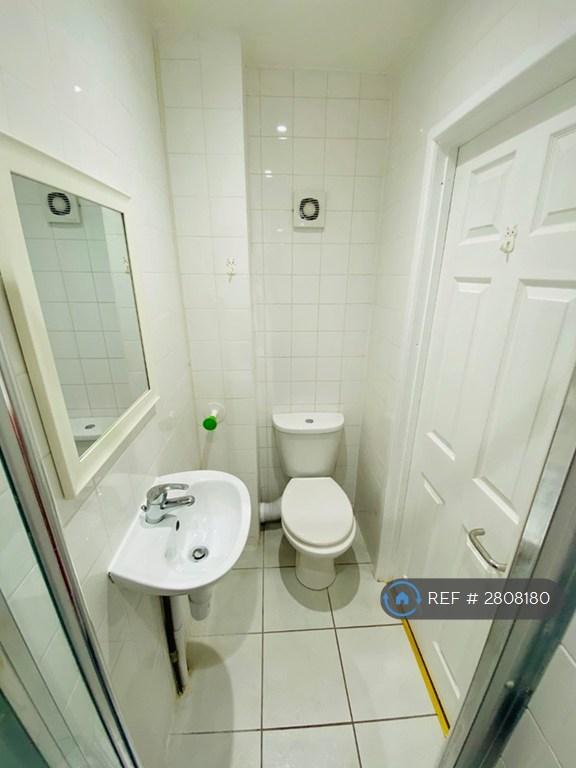 En-Suite 6