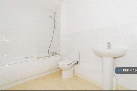 2 bedroom flat to rent, Wood Lane, Isleworth, TW7