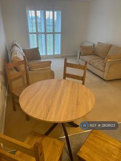 2 bedroom flat to rent, Wood Lane, Isleworth, TW7