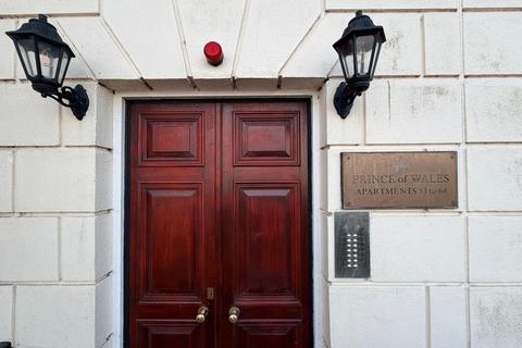 3 bedroom flat for sale, Esplanade, Scarborough, YO11