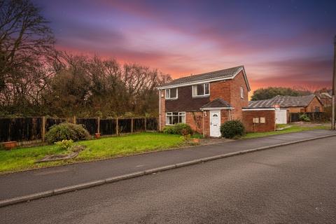 4 bedroom detached house for sale, Substantial Plot on Bickley Avenue, Melton Mowbray, LE13 1UN