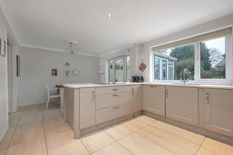 4 bedroom detached house for sale, Substantial Plot on Bickley Avenue, Melton Mowbray, LE13 1UN