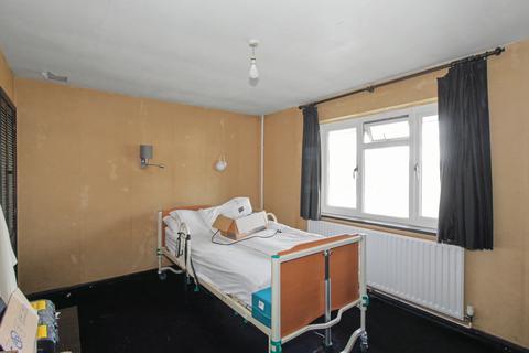 2 bedroom maisonette for sale, Thrupps Lane, Hersham KT12