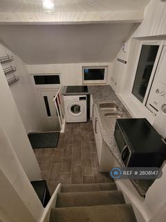 3 bedroom flat to rent, Fifth Avenue, Newcastle Upon Tyne, NE6