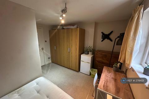 1 bedroom in a flat share to rent, Kingdon Road, London, NW6