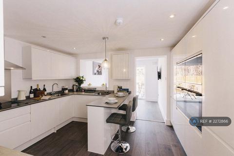 1 bedroom in a house share to rent, Elswick Road, London, SE13