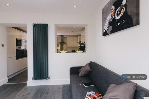 1 bedroom in a house share to rent, Elswick Road, London, SE13