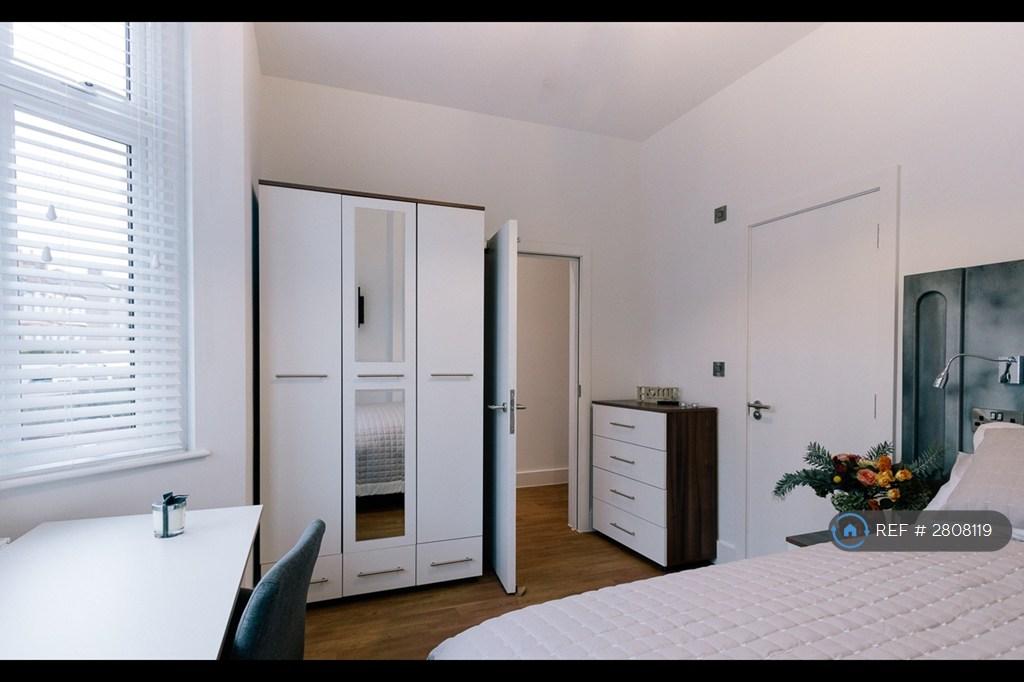 Dr Who 2017 @ £1150 Pcm Ensuite