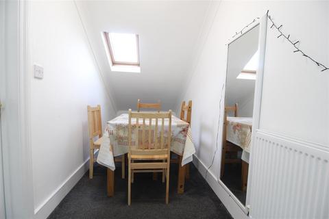 1 bedroom apartment to rent, Queens Road, London E17