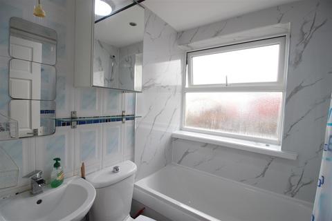 1 bedroom apartment to rent, Queens Road, London E17