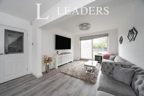 3 bedroom terraced house to rent, Stanford Road, Luton, Bedfordshire, LU2