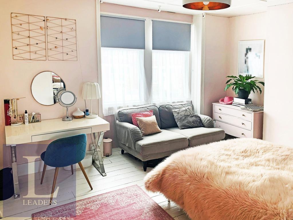 B26f1be3-Bedroom 201