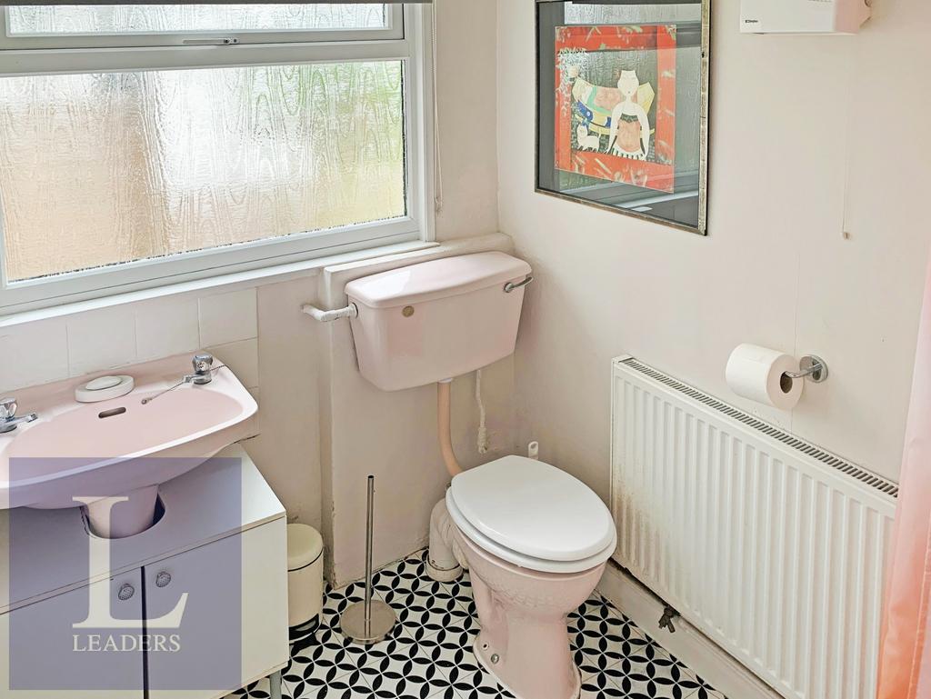 A05f8f34-Bathroom