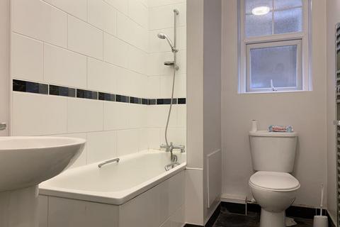 1 bedroom flat to rent, Granville Road, Broadstairs, Kent, CT10